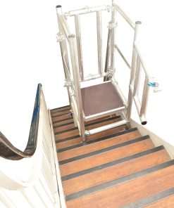 No-slip adjustable footplates secure the base of the tower, and with a platform length of 1800mm.